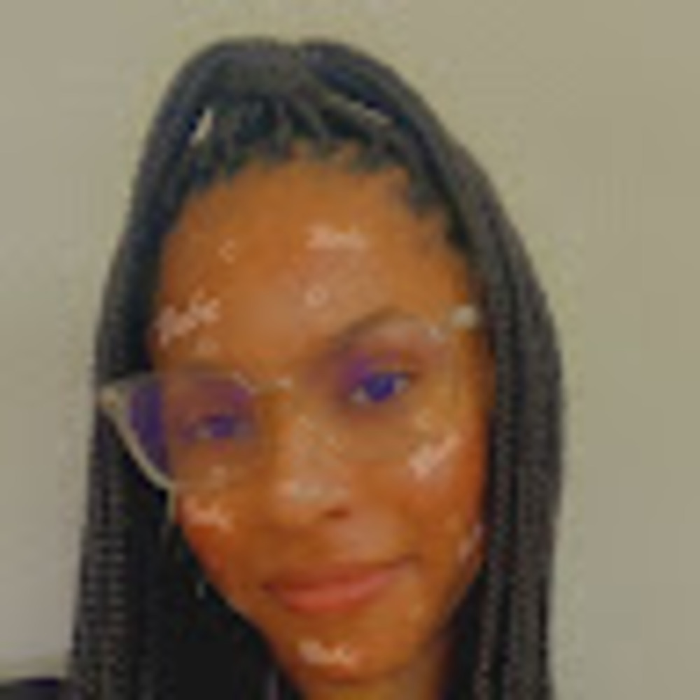 Meet your Posher, Adara